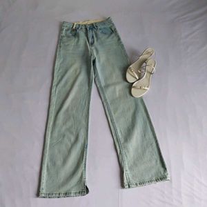 Light Wash Wide Leg Jeans 🐞⚘️