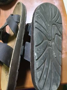 Comfortable Black Sandals 🩴
