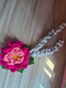 Crocheted Flower &amp; Leaf Hair gajra