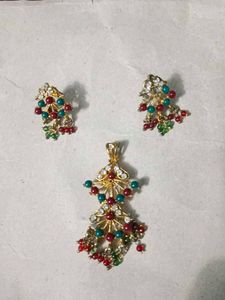 Gold Tone Pendant & Earring Set