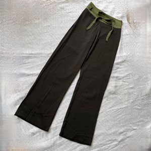 Highwaisted Bell Bottom / Baggy Fit Black Pants