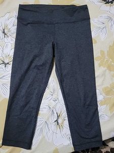 branded  knee length active wear / shorts