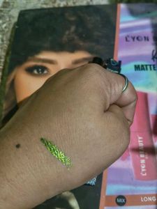 Holographic Eyeliner