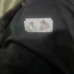 Elegant Stud Earrings - Simple &amp; Timeless