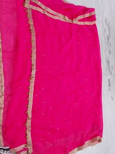 🆕✨Chiffon hot pink Dupatta..with light golden border and ghungroo💝