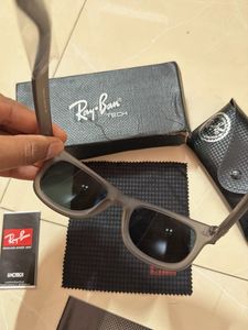 Ray-Ban Sunglasses with Case