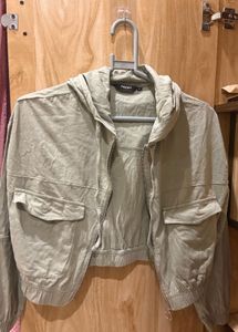 Lightweight Cropped Hooded Jacket