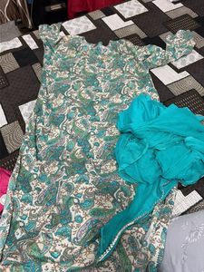 Beautiful Paisley Print Kurta Set