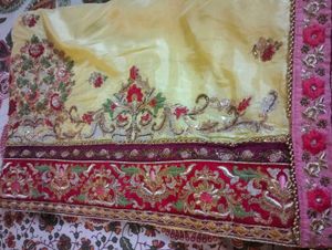 Elegant Embroidered Saree Without Blouse