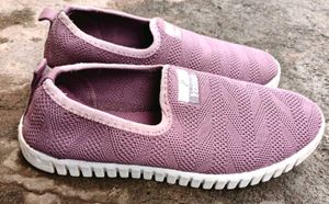 Yona Slip-On Women's Casual Shoes