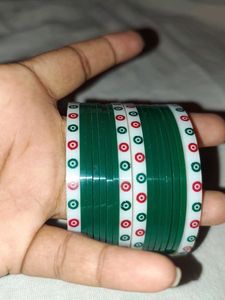 Green & White Bangles Set