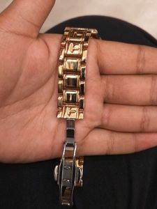 Viorata Women's Rose Gold Watch