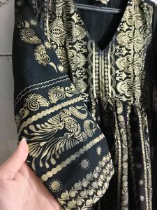 Black anarkali Kurta with Gold Paisley Print