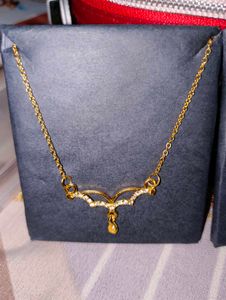 Anouk Elegant Gold Necklaces Set