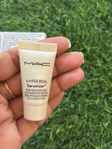 MAC Hyper Real Serumizer