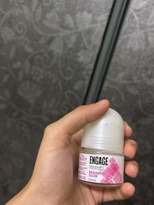 Engage Radiant Glow Roll-On Deodorant