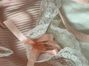 pink dress