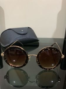 Stylish Round Sunglasses with Leopard Print Accent