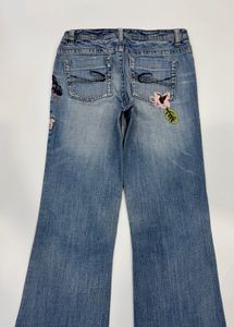 Low waist embroidered jeans