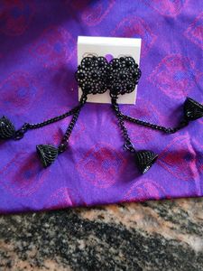 STYLISH BEAUTIFUL PRETTY EARRINGS ?