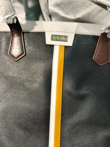 Iykyk Stylish Tote Bag with Pouch