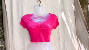 66209. Hot Pink Ribbed Ruched Crop Top