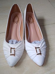 Stylish White Pointed Toe belly.size 39.new.