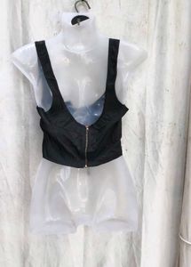 19158. Black Lace-Up Crop Top