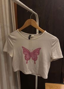 H&amp;M White Cropped T-Shirt with Pink Butterfly Desi