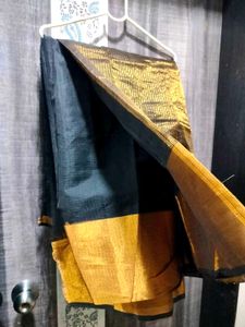 Elegant Black &amp; Gold Saree