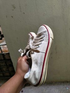 converse like white shoes