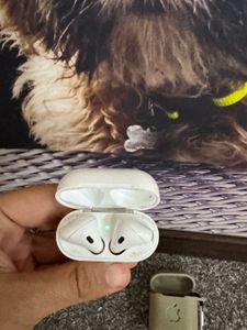 Apple Airpods + case ( read description)