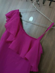 Chic One-Shoulder Ruffle Top