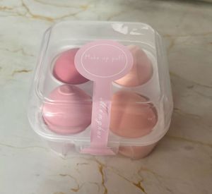 4 Makeup Sponge Set with Case