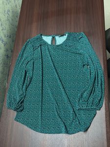 Chic Green Ditsy Floral Print Top
