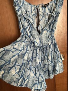 SVery Pretty Loose Jumpsuit With Zip At Back