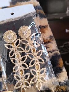 Sparkling Floral Drop Earrings