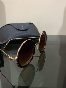 Stylish Round Sunglasses with Leopard Print Accent