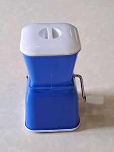 Manual vegetable chopper