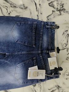 Men's Relaxed Fit Distressed Denim Jeans