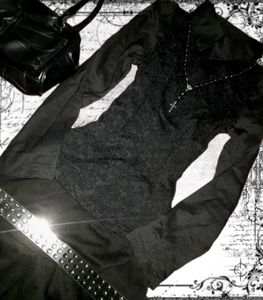 Gothic full sleeve detailed lace top