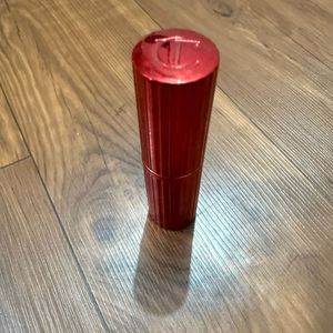 charlotte tilbury revolution matte red lipstick