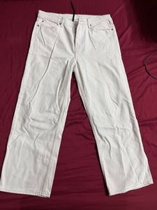 Straight leg white jeans(With added drawstrin