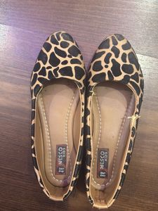Cute Giraffe Print Ballerina Flats
