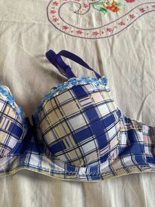 T-shirt/ Push Up Bra Paded