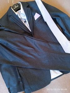 Men's Grey Suit &amp; Tie Set