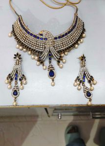 Stunning Blue & White Stone Necklace Set