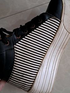 Stylish Black Striped Sneakers
