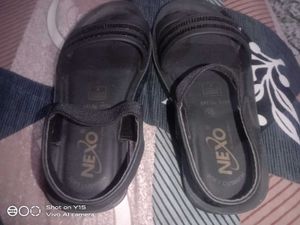 new Black Sandals 4yrs size 10