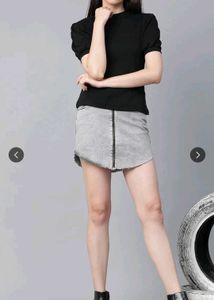 Chic Black Puff Sleeve Top